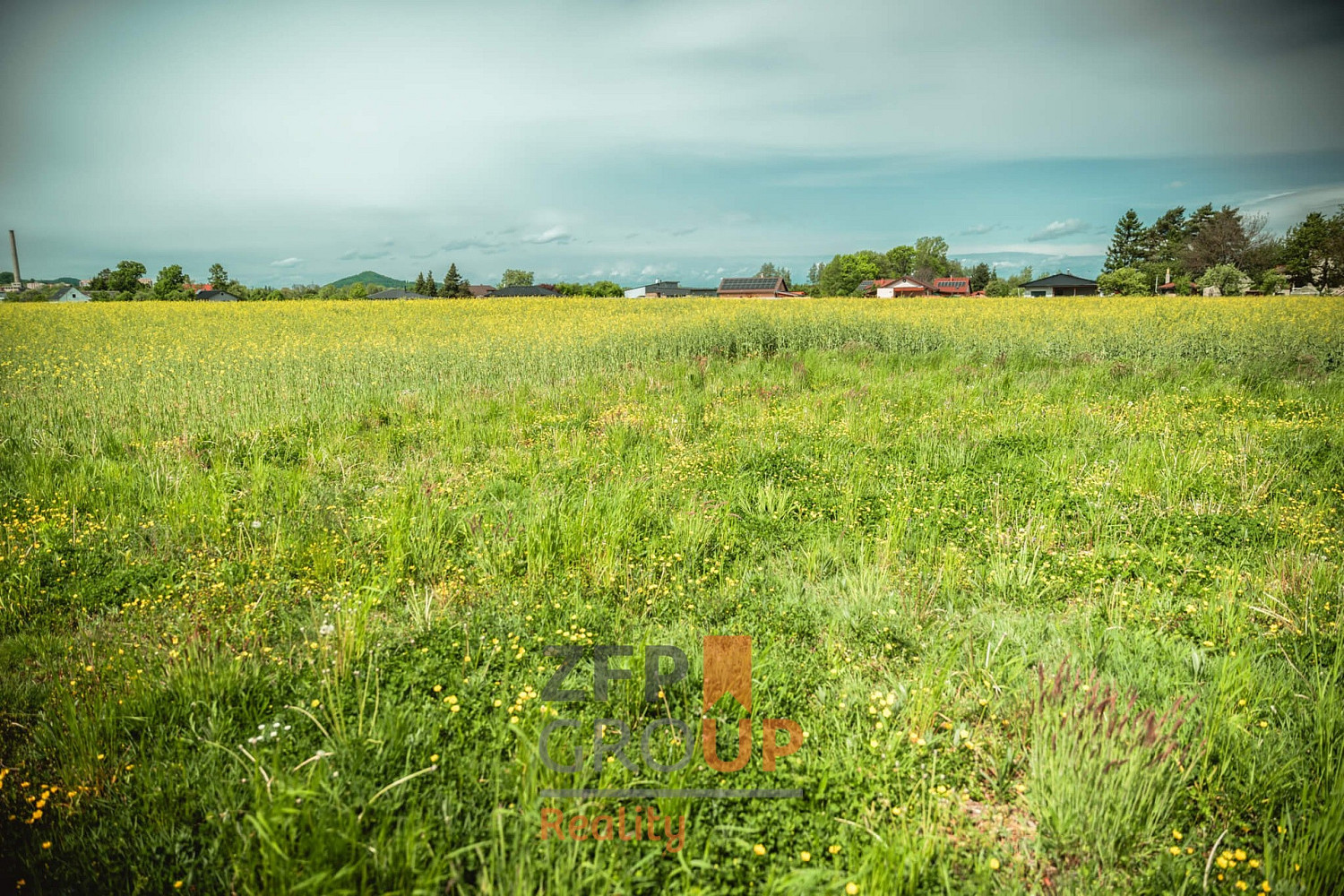 Prodej stavebního pozemku 904 m² – fotografie 3