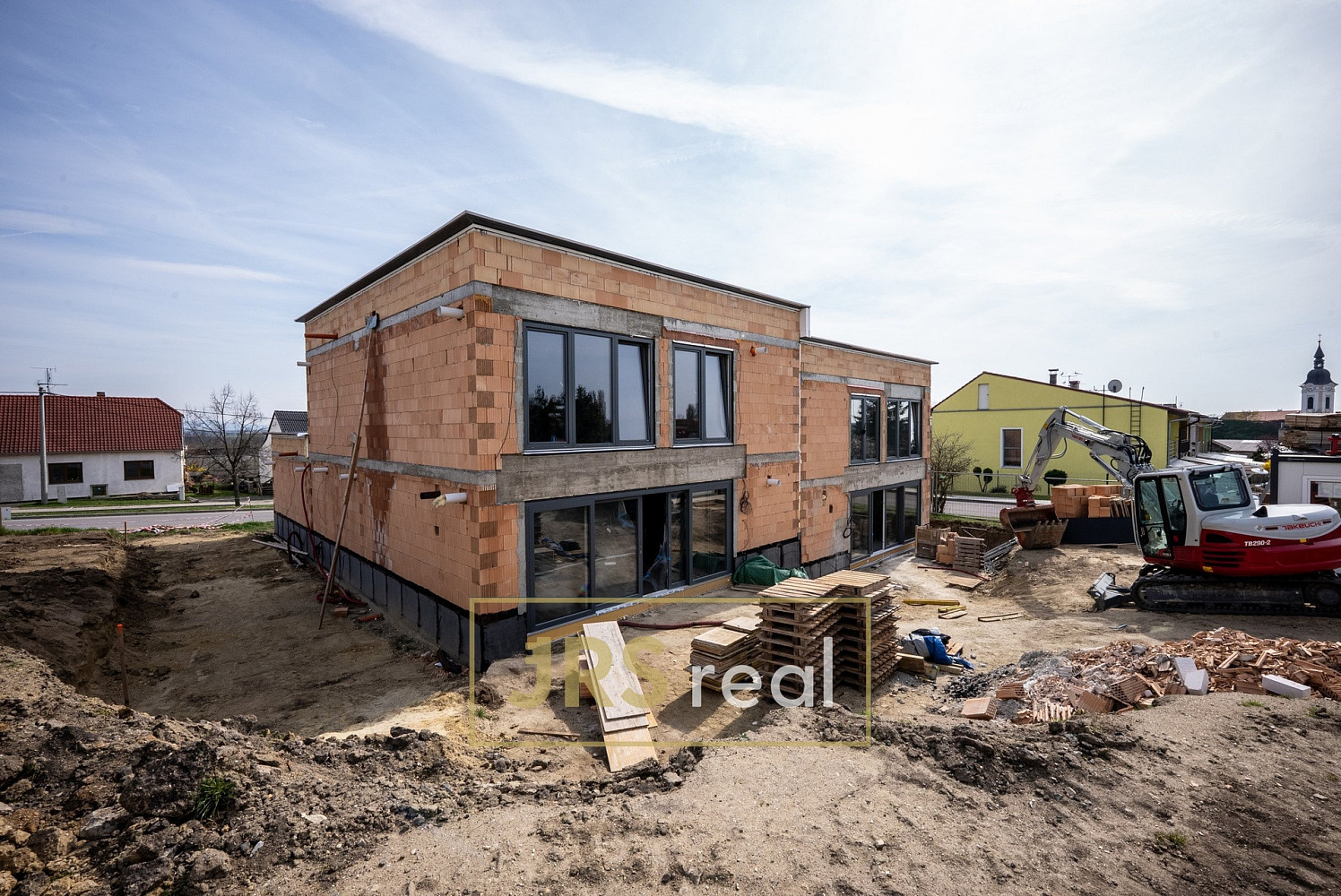 Prodej domu 216 m² s pozemkem 464 m² – fotografie 2