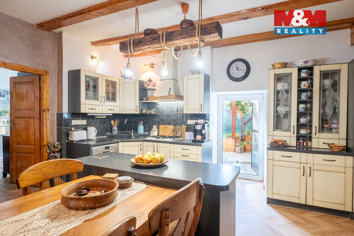 Prodej domu 550 m² s pozemkem 709 m² – fotografie 2