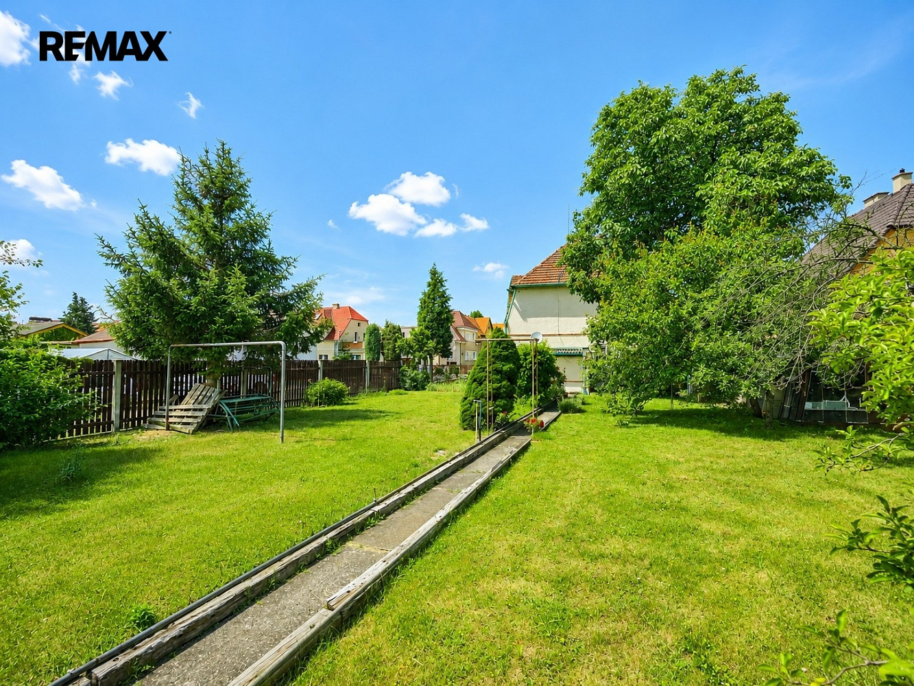 Prodej domu 91 m² s pozemkem 718 m² – pohled 2