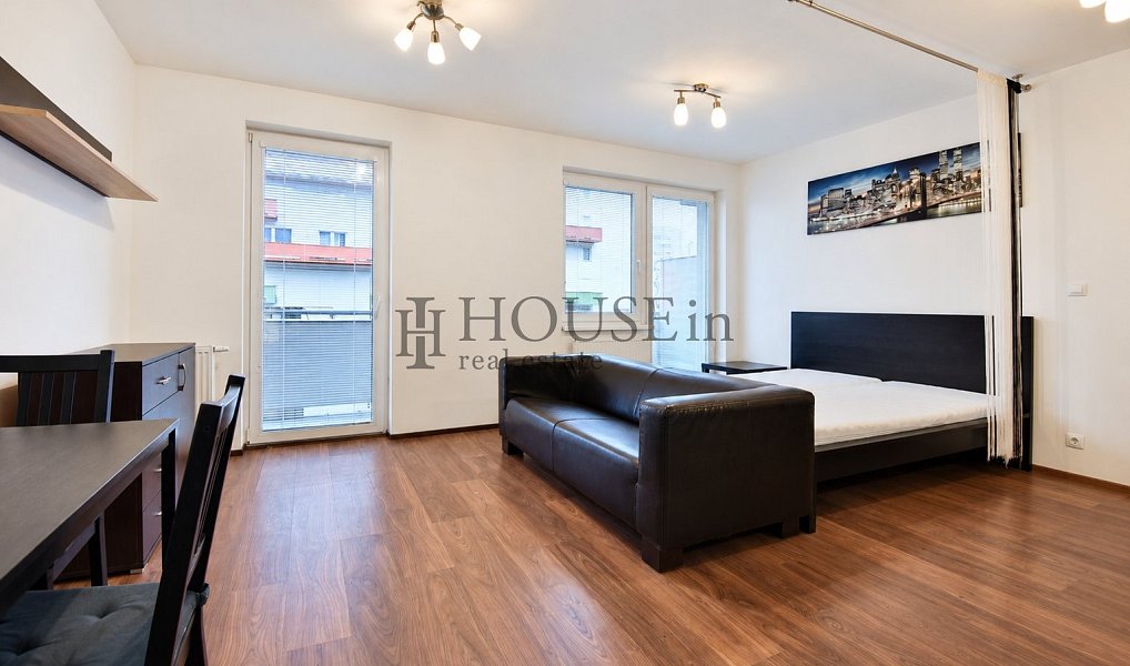 Prodej bytu 1+kk 32 m², Praha – fotka 1 z 15