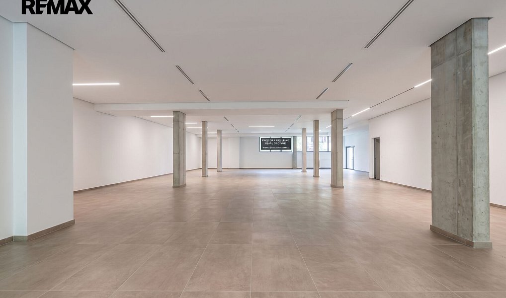 Pronájem obchodních prostor 445 m², Praha – náhled fotky 9