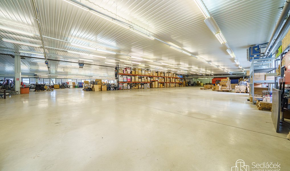 Prodej výrobních prostor 3 089 m², Krásno – náhled fotky 9
