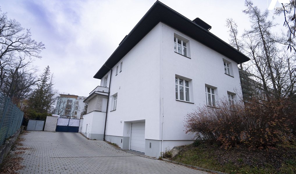Prodej kanceláře 686 m², Strakonice – náhled fotky 2