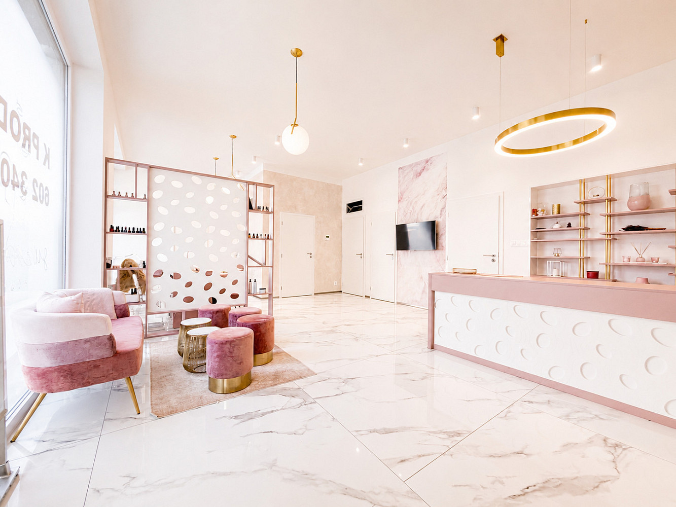 Prodej obchodních prostor 73 m² – fotografie 2