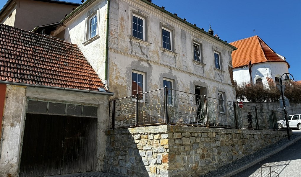 Prodej domu 250 m² s pozemkem 176 m², Benešov nad Černou – náhled fotky 2