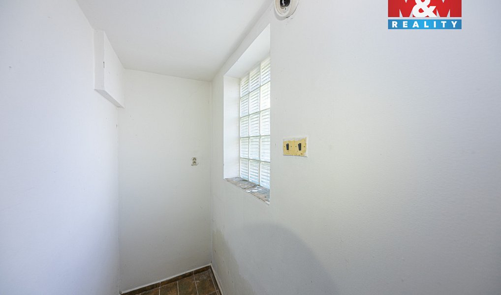 Prodej domu 170 m² s pozemkem 1 774 m², Lošany – náhled fotky 11