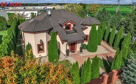 Pronájem domu 285 m² s pozemkem 968 m², Maková, Šestajovice, okres Praha-východ