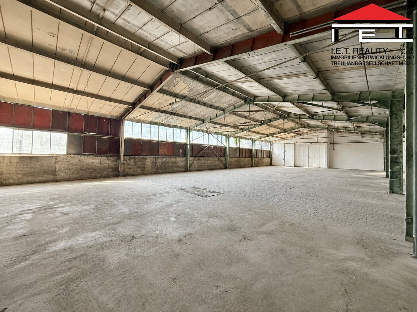 Pronájem skladovacích prostor 554 m² – fotografie 2