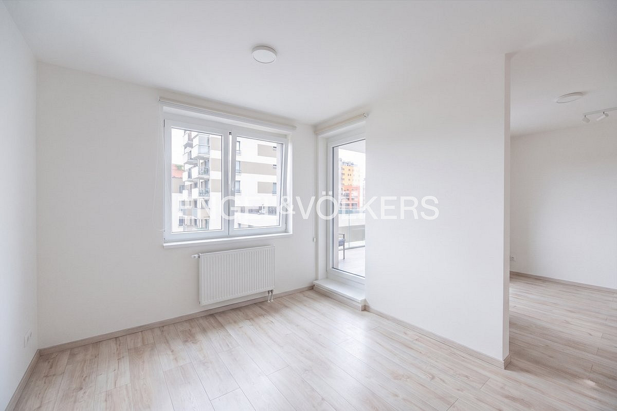Pronájem bytu 1+kk 33 m² — photo 2