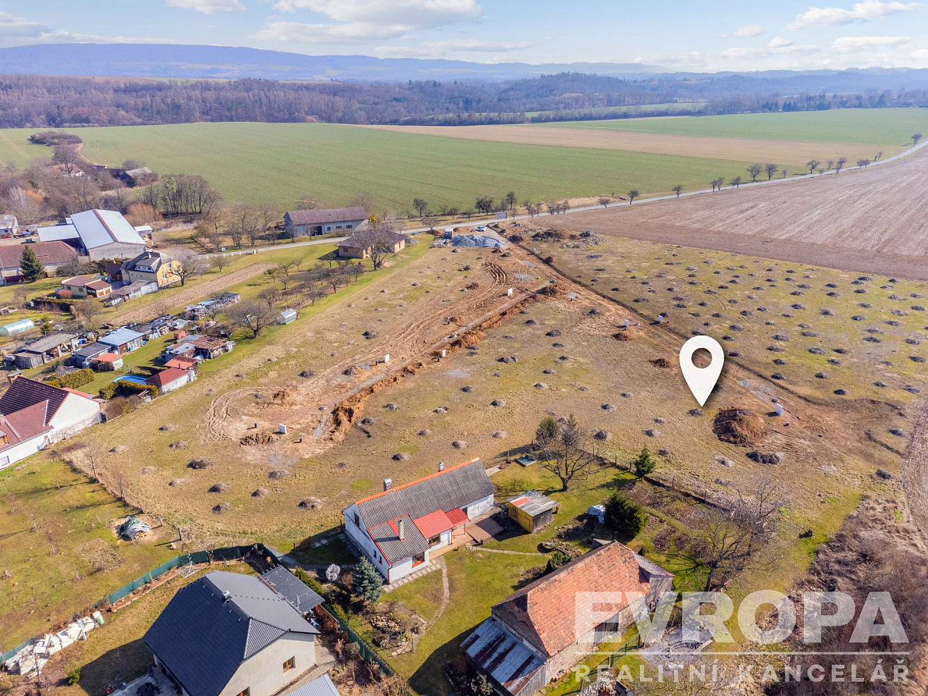 Prodej stavebního pozemku 817 m² – pohled 4