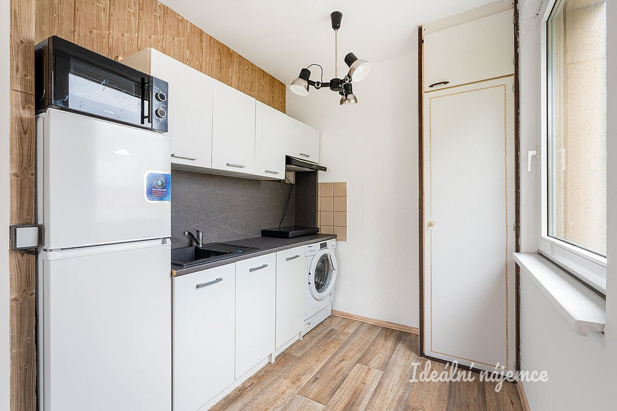 Pronájem bytu 2+kk 42 m² – fotografie 3