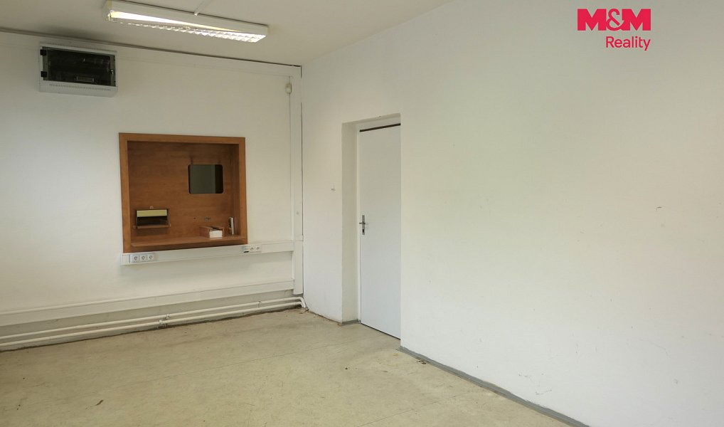 Pronájem kanceláře 200 m², Králův Dvůr – náhled fotky 12
