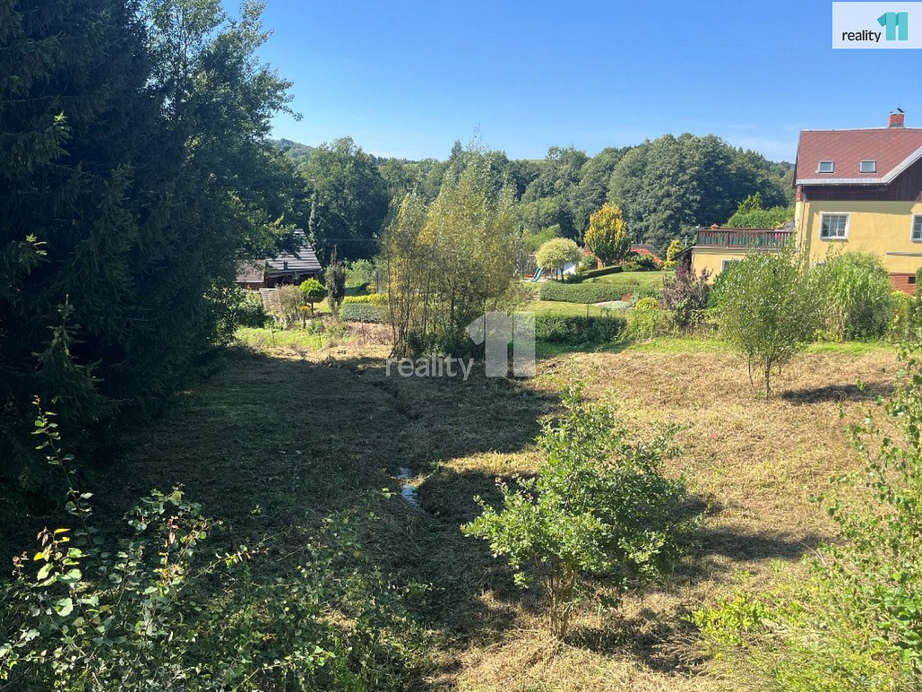 Prodej stavebního pozemku 1 183 m²