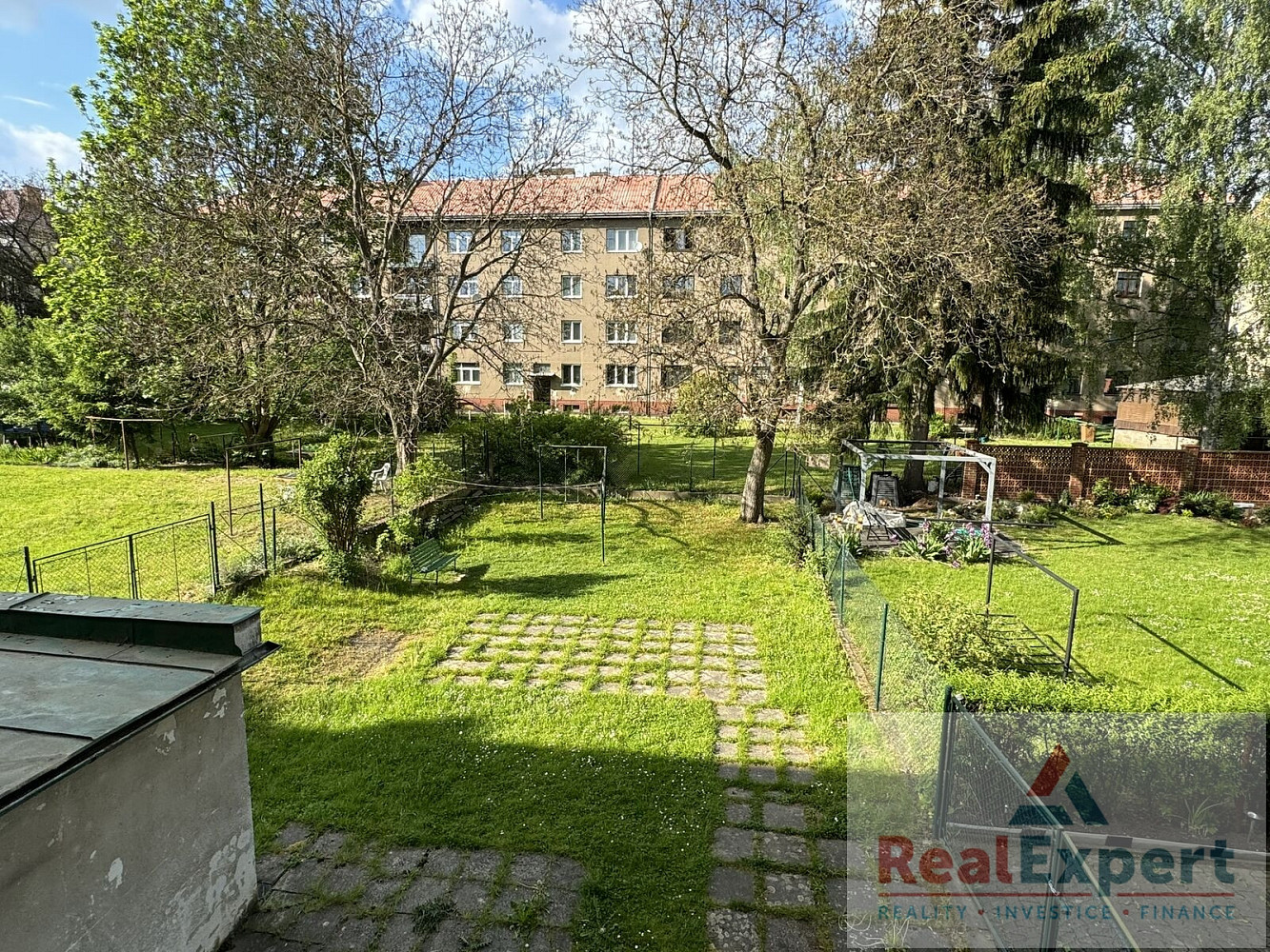 Prodej nájemního domu, činžáku 430 m² — photo 3