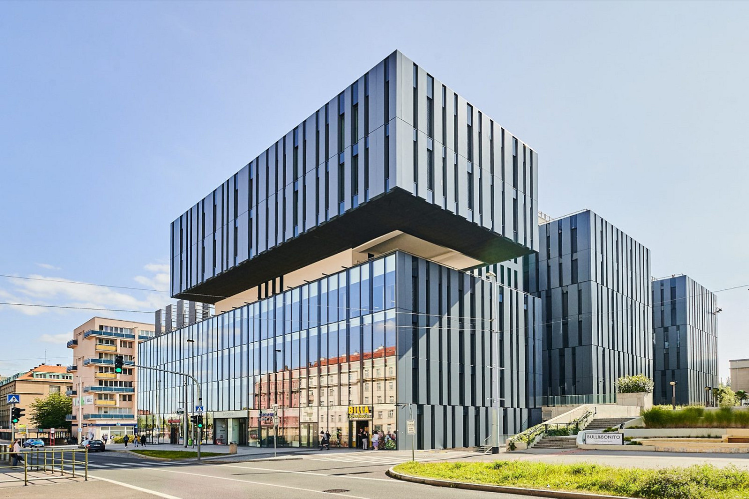 Pronájem kanceláře 450 m²