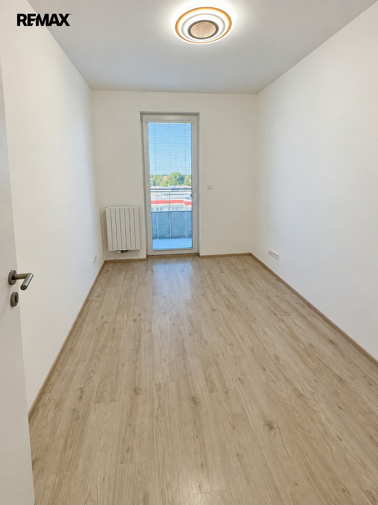 Pronájem bytu 4+kk 93 m² – fotografie 4