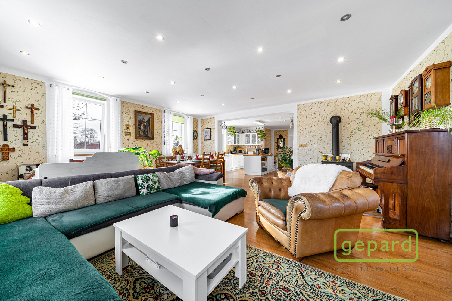 Prodej domu 341 m² s pozemkem 2 007 m²