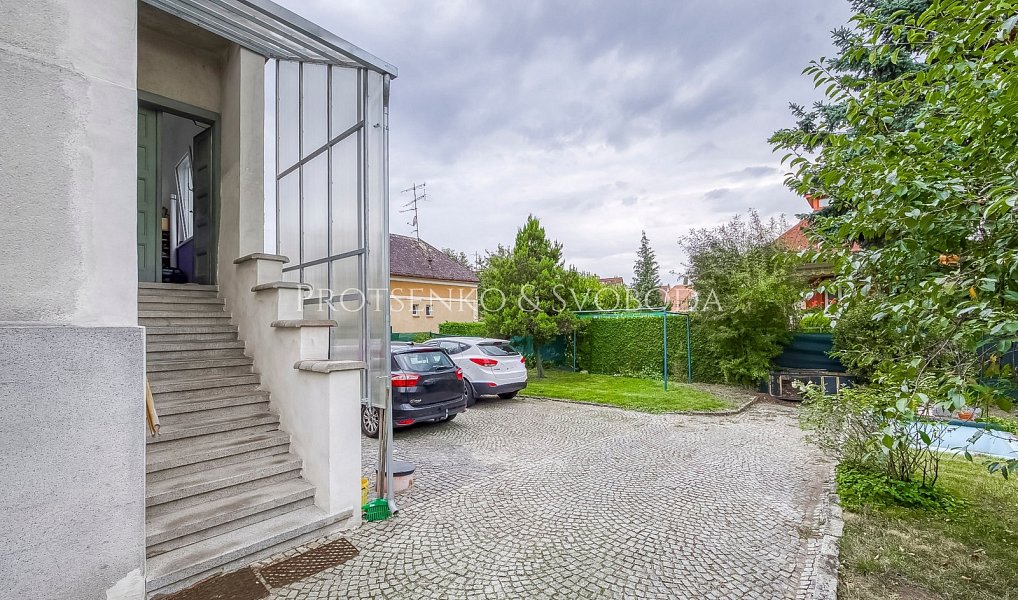 Prodej domu 652 m² s pozemkem 885 m², České Budějovice – náhled fotky 26