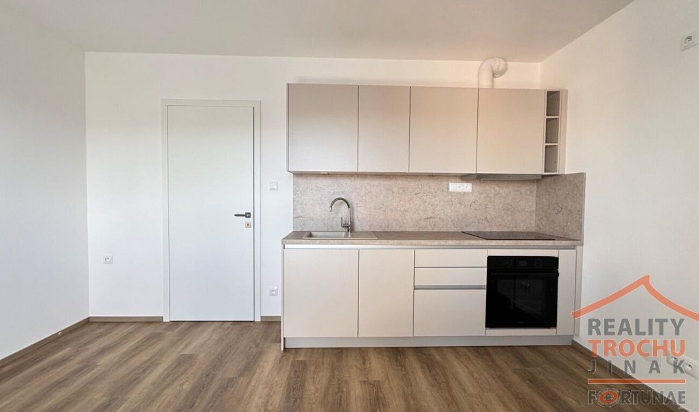 Pronájem bytu 2+kk 44 m², Hradec Králové – náhled fotky 4