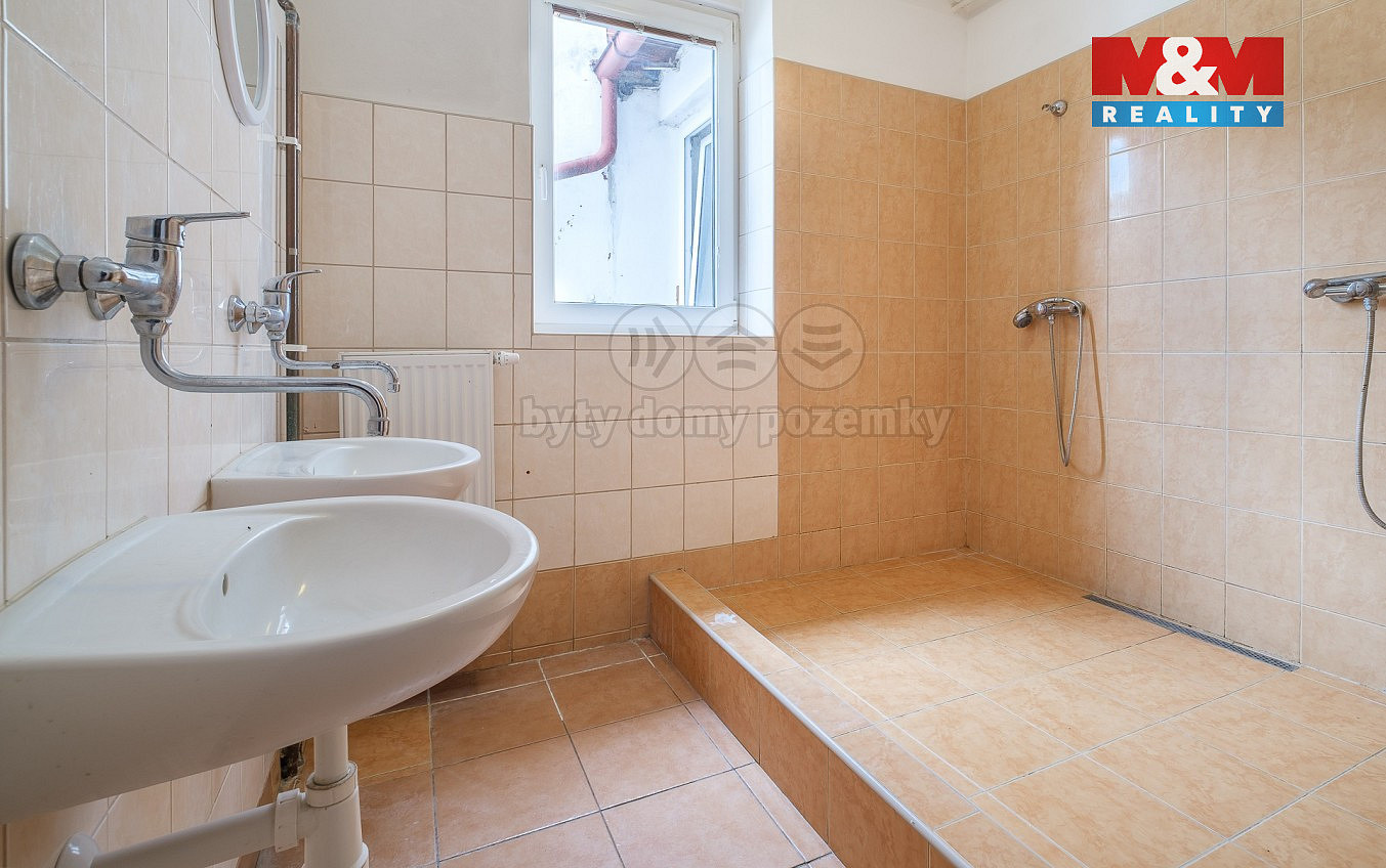 Prodej nájemního domu, činžáku 1 318 m² — photo 5