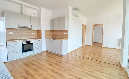 Pronájem bytu 3+kk 68 m², Vídeňská třída, Znojmo