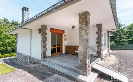 Prodej domu 374 m² s pozemkem 2 500 m², Oviedo, Španělsko