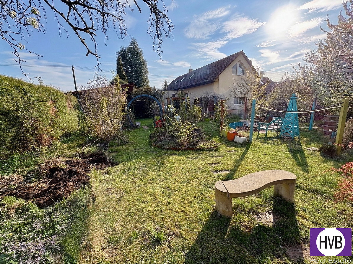 Prodej domu 150 m² s pozemkem 690 m² — photo 2