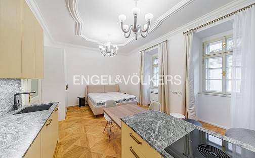 Pronájem bytu 1+kk 39 m², Nosticova, Praha 1 - Malá Strana