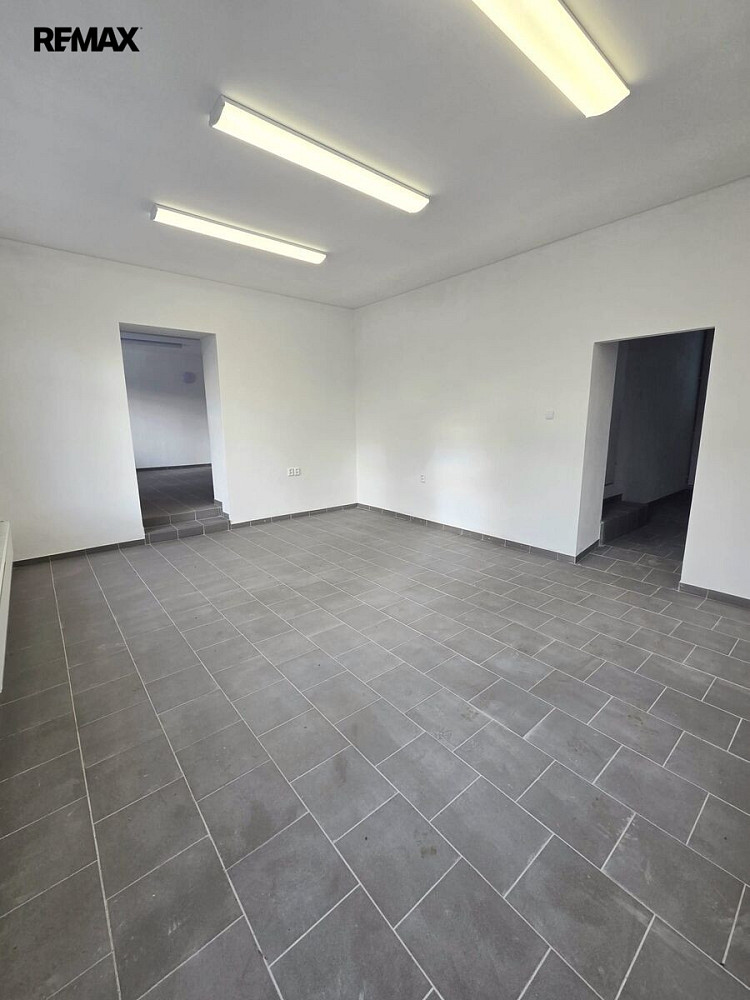 Pronájem obchodních prostor 80 m² – fotografie 3