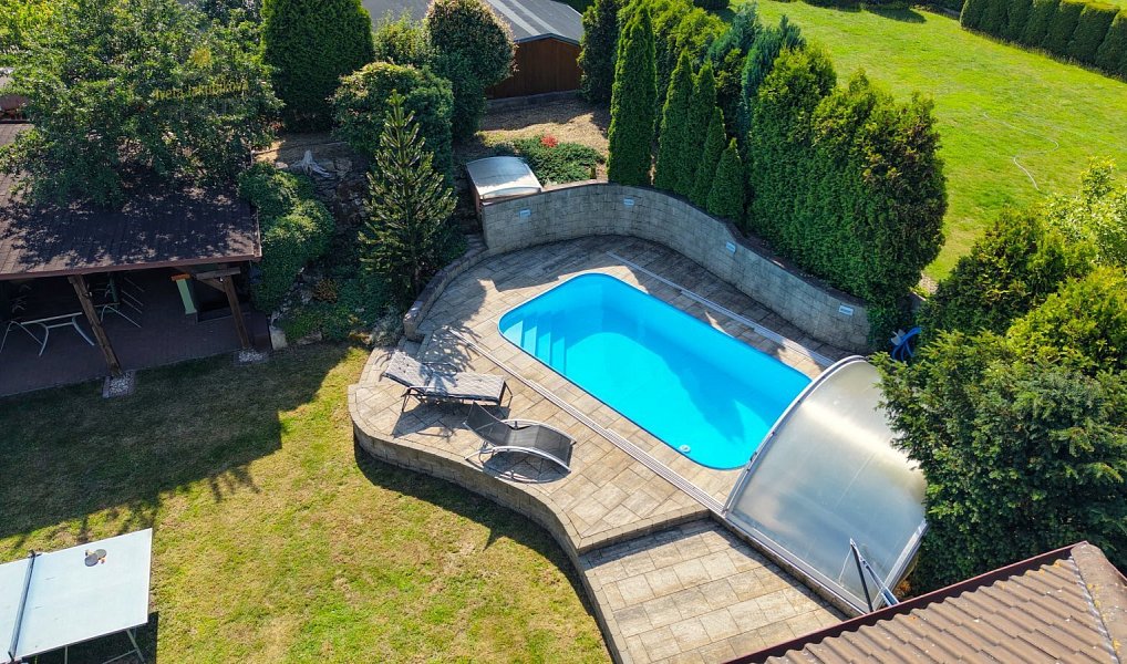 Prodej domu 220 m² s pozemkem 842 m², Bělá pod Bezdězem – náhled fotky 2