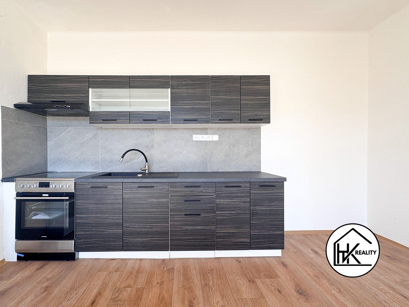 Pronájem bytu 1+1 49 m² – fotografie 2
