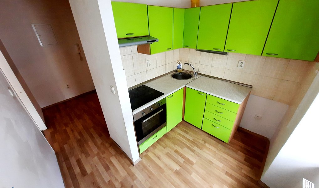 Pronájem bytu 2+1 60 m², Hostinné – náhled fotky 3