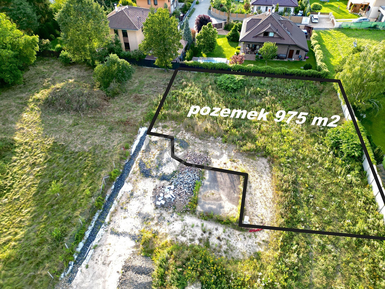 Prodej stavebního pozemku 975 m² – fotografie 5