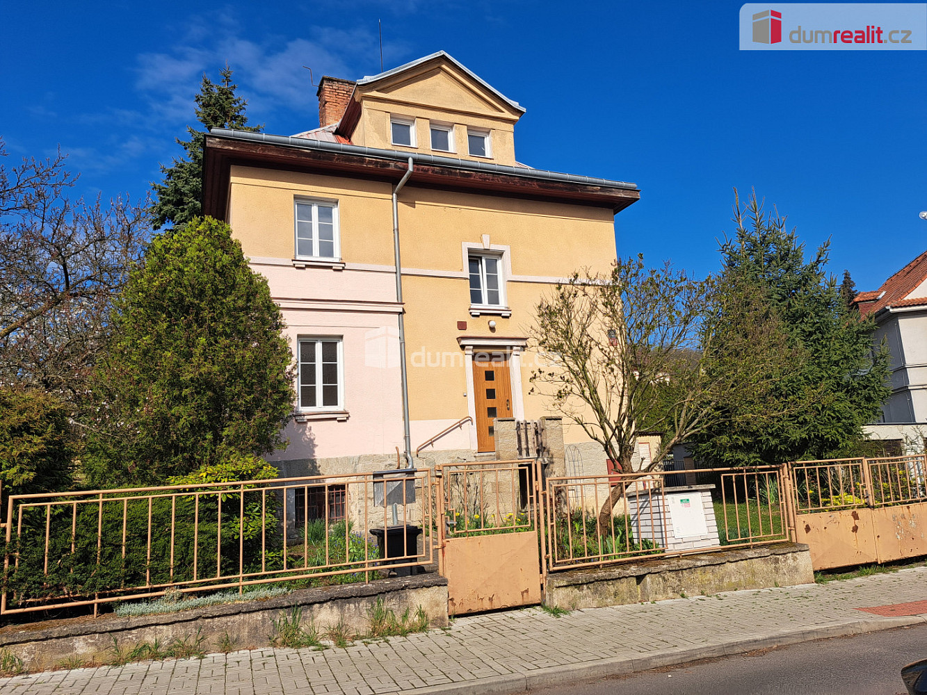Prodej domu 150 m² s pozemkem 493 m²