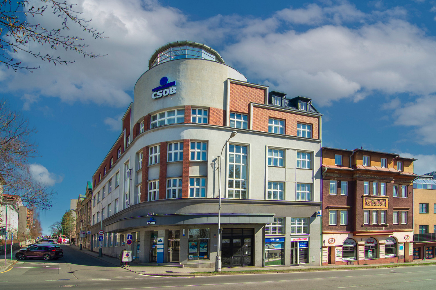 Pronájem obchodních prostor 365 m²