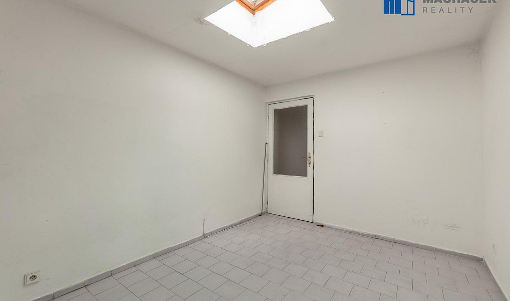 Prodej domu 120 m² s pozemkem 626 m², Trmice – náhled fotky 17