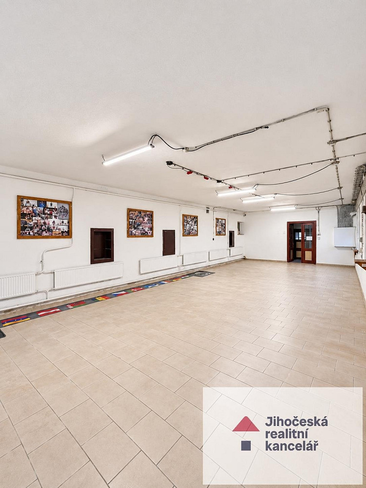 Pronájem obchodních prostor 170 m²