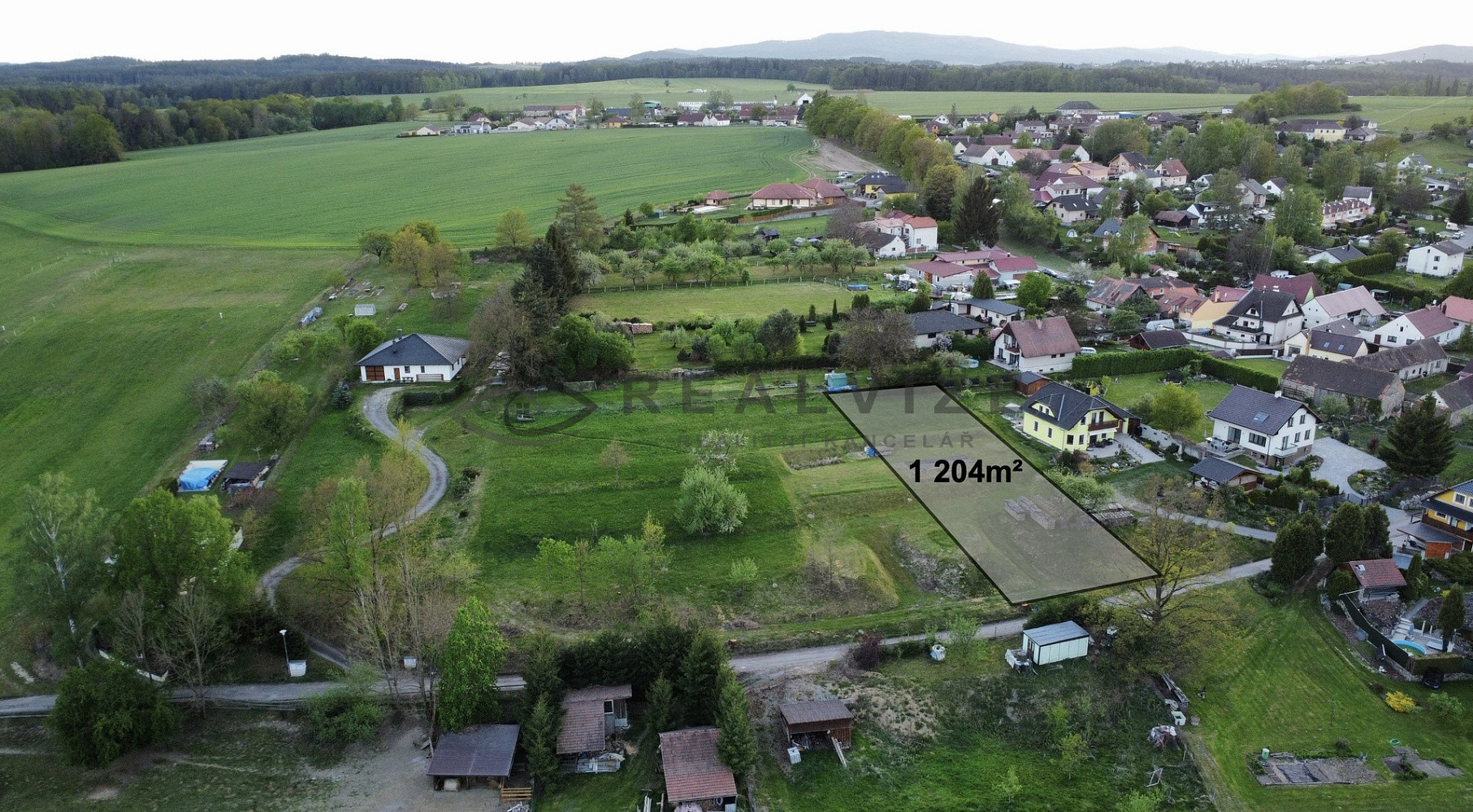 Prodej stavebního pozemku 1 204 m²