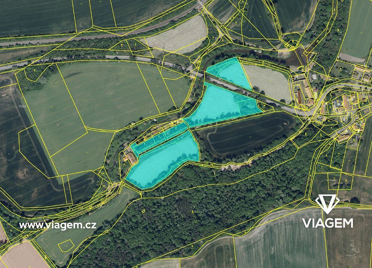 Prodej stavebního pozemku 1 028 m² – fotografie 3