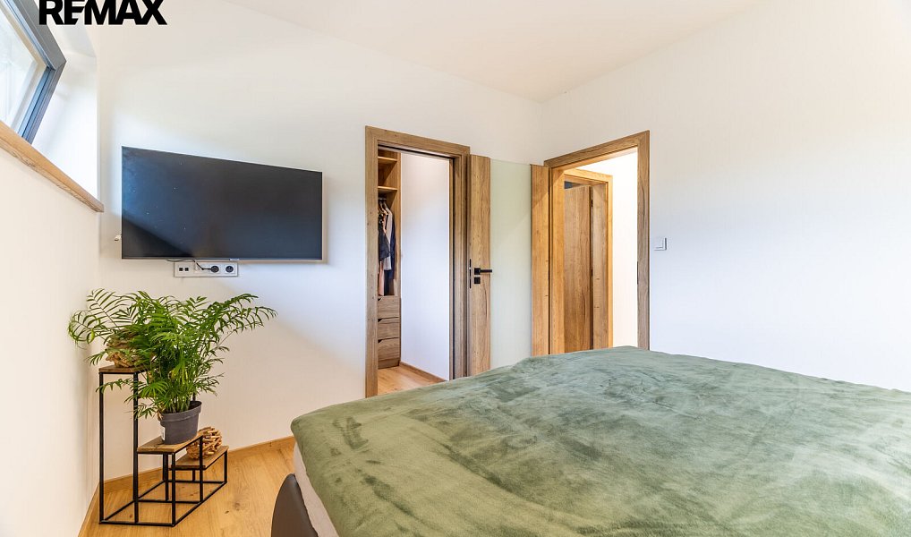 Prodej domu 180 m² s pozemkem 918 m², Černuc – náhled fotky 6