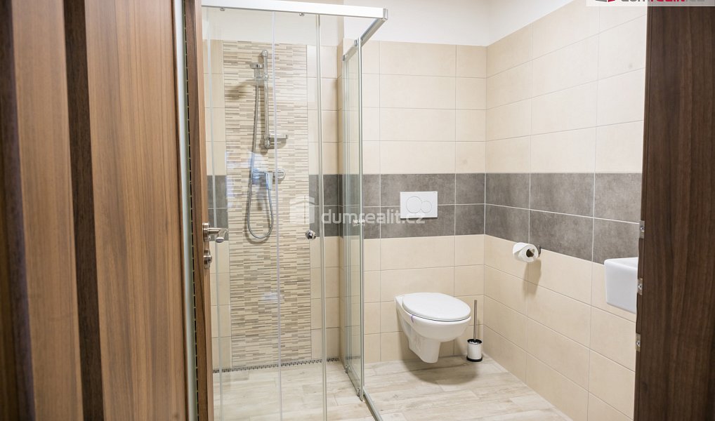 Prodej ubytovacího objektu 300 m², Lednice – náhled fotky 10