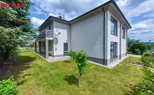 Prodej domu 456 m² s pozemkem 1 360 m², Na Dlaskově, Velké Popovice - Brtnice, okres Praha-východ