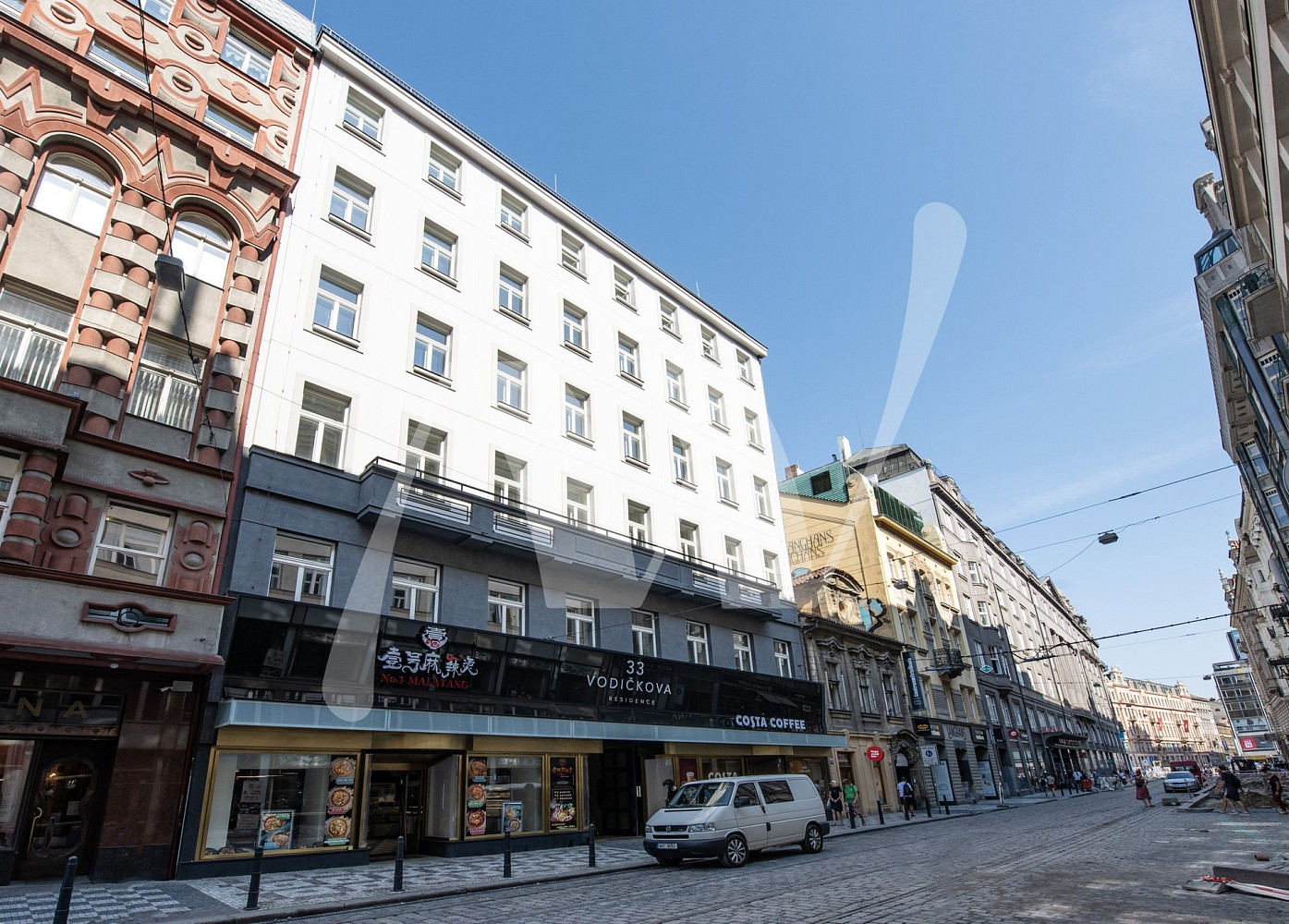 Pronájem kanceláře 409 m²