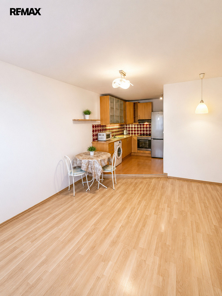 Pronájem bytu 2+kk 40 m² – fotografie 4