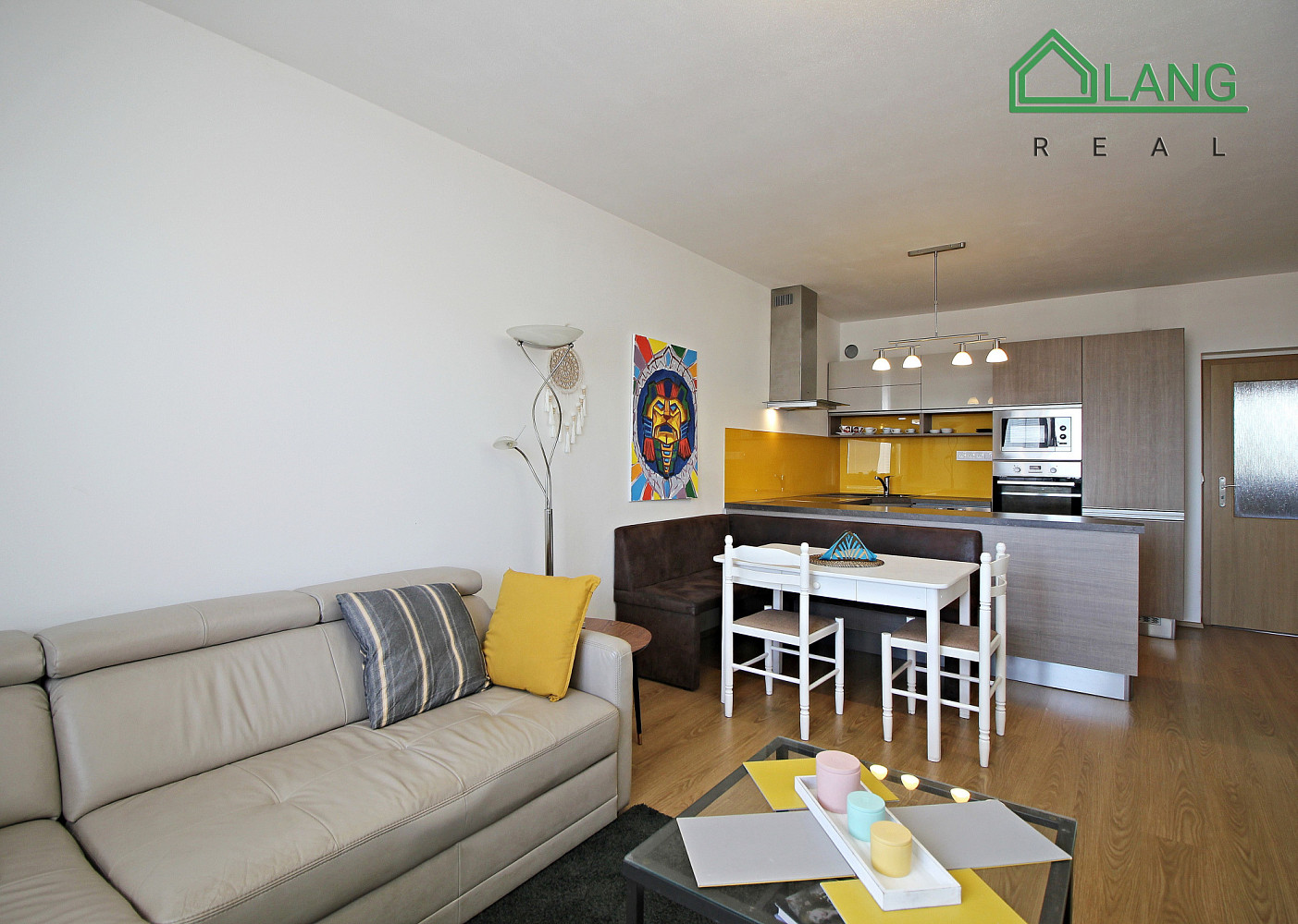 Pronájem bytu 3+kk 68 m² – fotografie 3