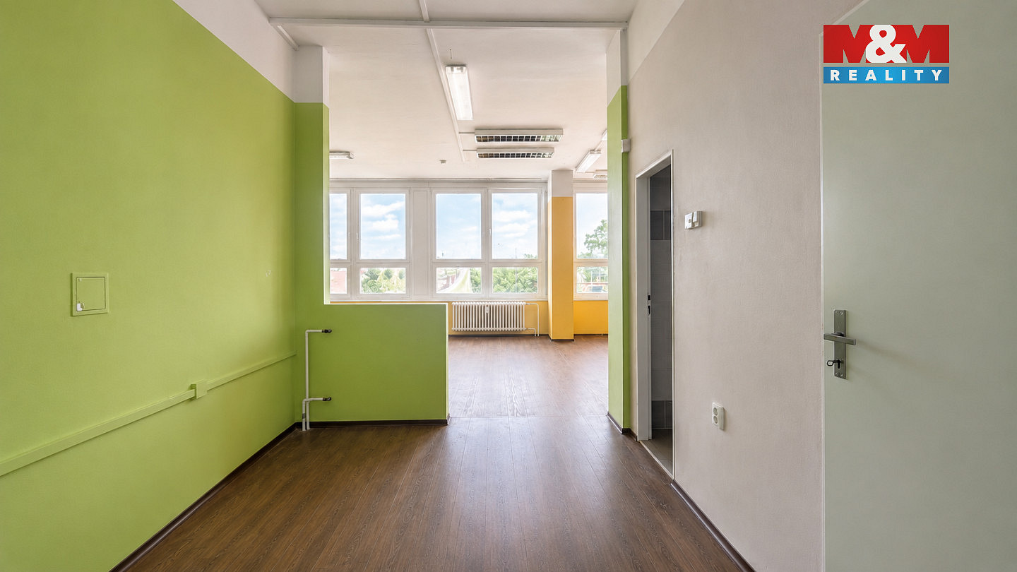 Pronájem obchodních prostor 82 m² — photo 3