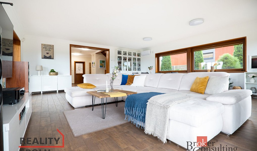 Prodej domu 288 m² s pozemkem 867 m², Kly – náhled fotky 3