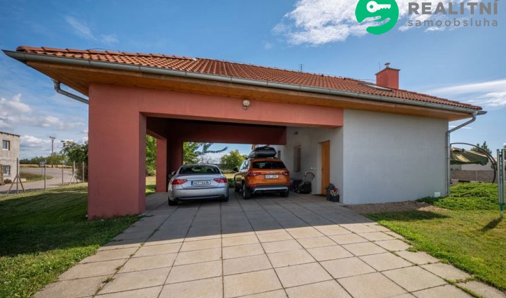 Prodej domu 257 m² s pozemkem 1 726 m², Tasovice – náhled fotky 2