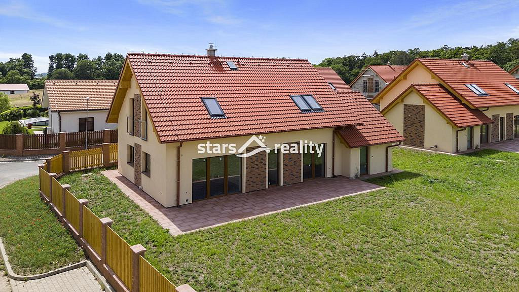 Prodej domu 179 m² s pozemkem 676 m²